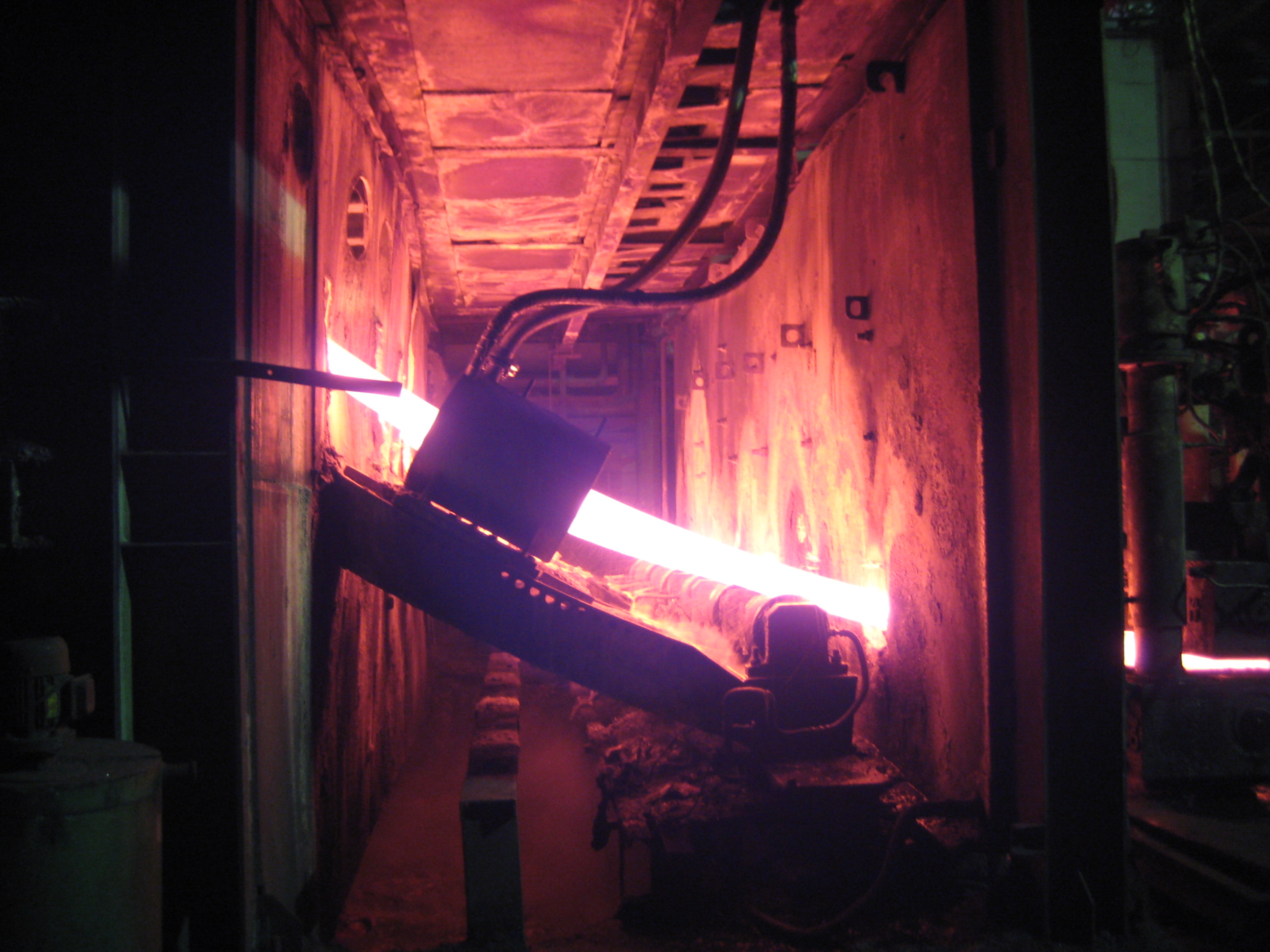 Металлургическая окончательная электромагнитная мешалка (FEMS) для непрерывной разливки стали